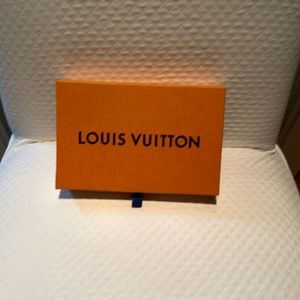 Louis Vuitton box, wallet size